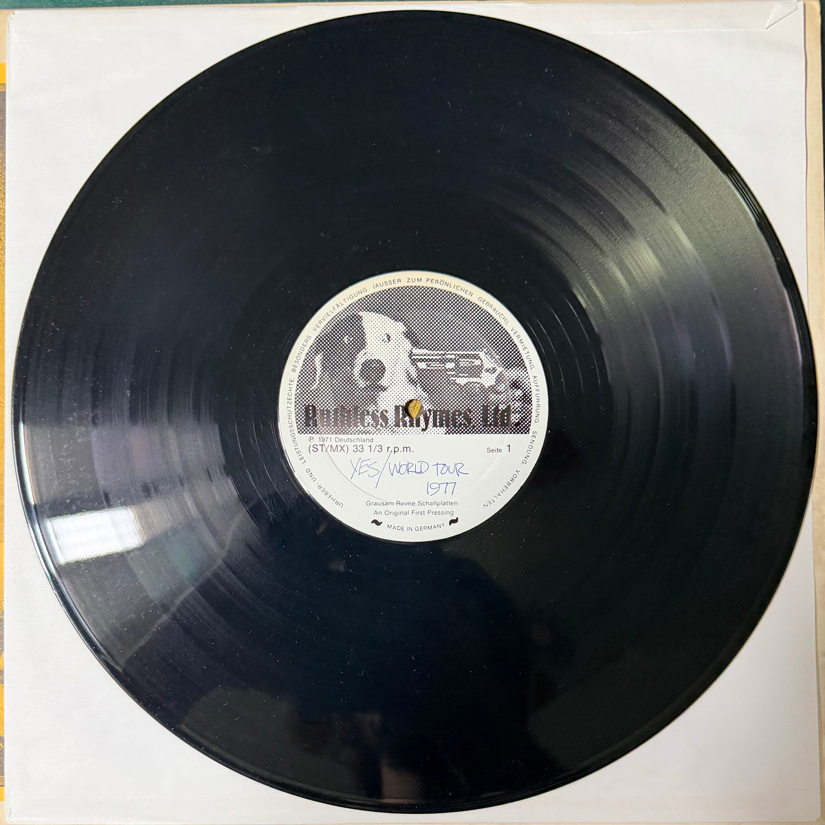 Yes - Yesshows World Tour 1977 Unofficial live 1977 Boot / Unofficial